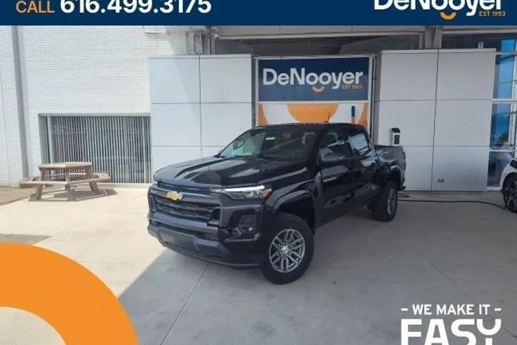 2025 Chevrolet Colorado Work Truck LT photo 1