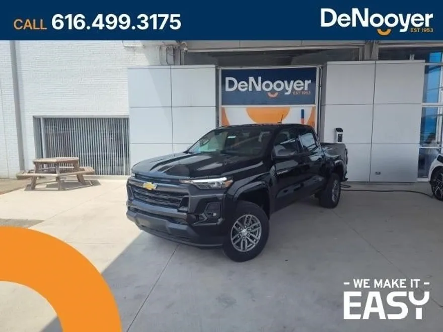2025 Chevrolet Colorado Work Truck LT photo 1