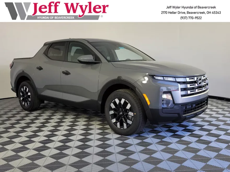 2025 Hyundai Santa Cruz SE photo 1