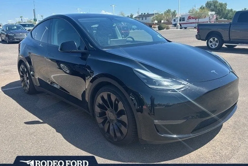 2023 Tesla Model Y Performance photo 1