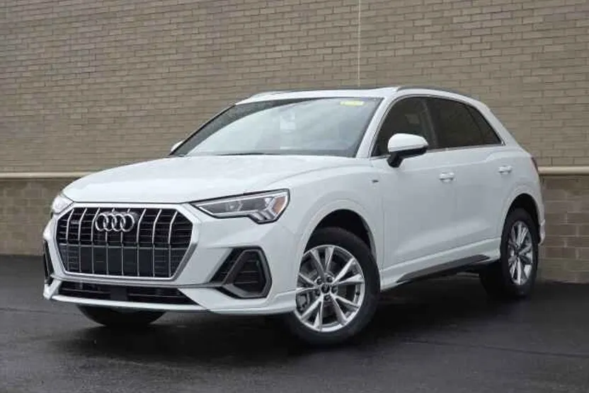 2025 Audi Q3 45 TFSI S line Premium photo 1