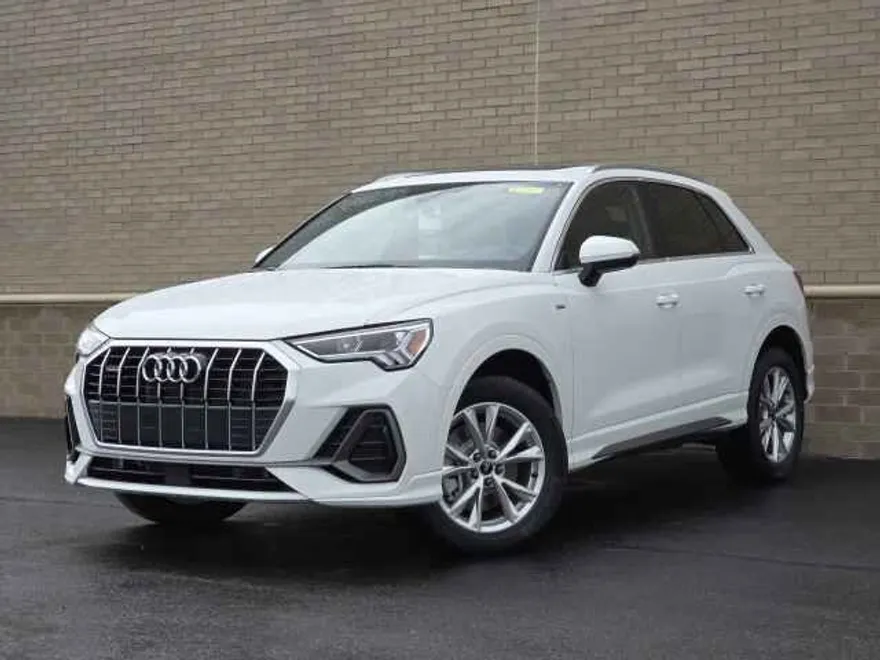 2025 Audi Q3 45 TFSI S line Premium photo 1