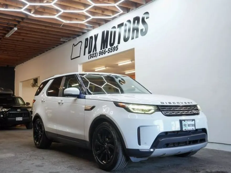 2017 Land Rover Discovery HSE photo 1