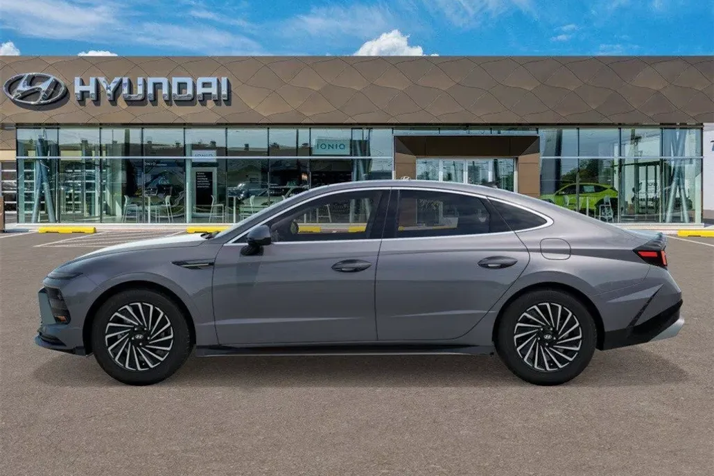 2026 Hyundai Sonata Hybrid SEL photo 1