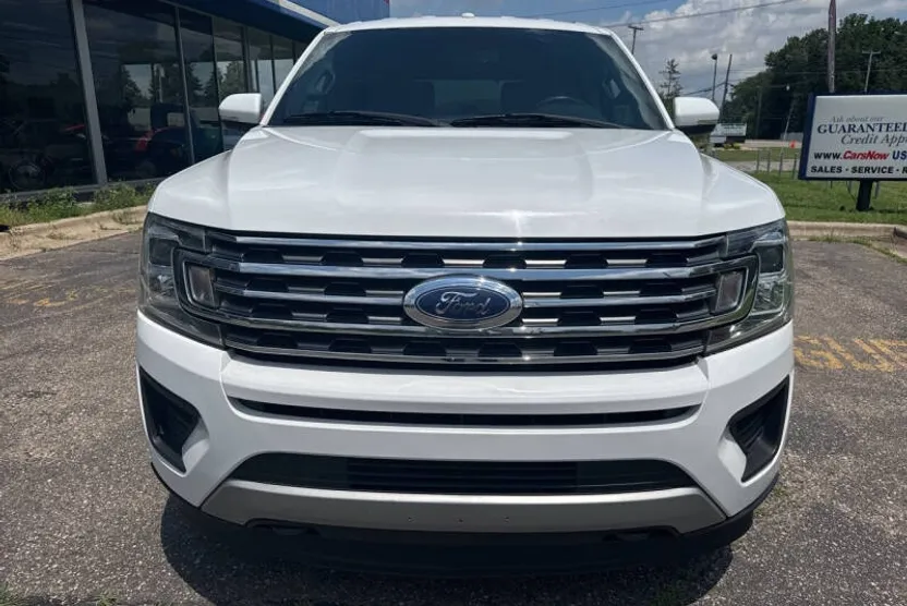 2019 Ford Expedition XLT photo 1