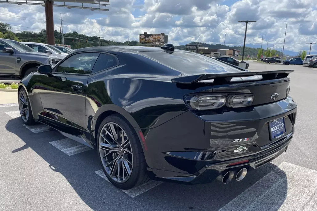 2023 Chevrolet Camaro ZL1 photo 1