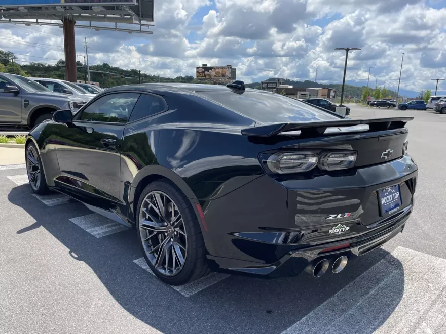 2023 Chevrolet Camaro ZL1 photo 1