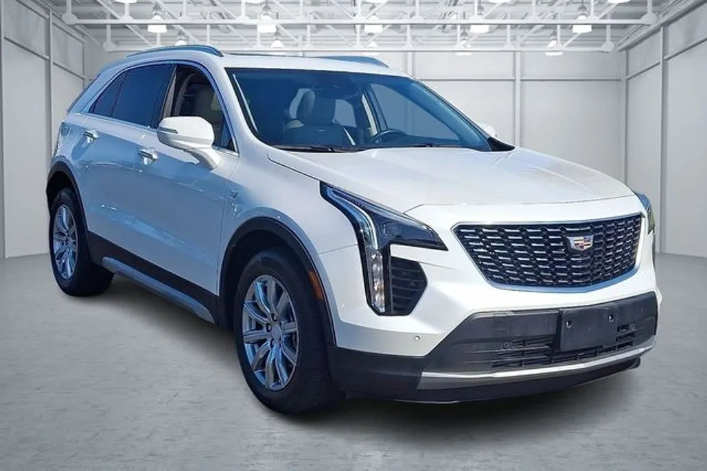 2023 Cadillac XT4 Premium Luxury photo 1
