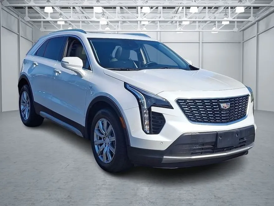 2023 Cadillac XT4 Premium Luxury photo 1