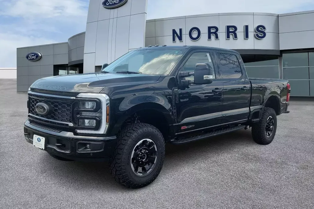 2025 Ford F-350 Lariat photo 1