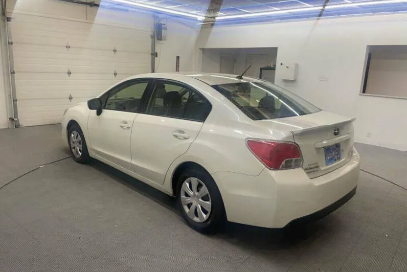 2016 Subaru Impreza 2.0i photo 1