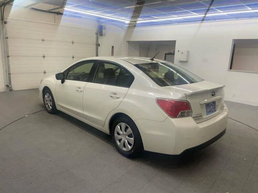2016 Subaru Impreza 2.0i photo 1