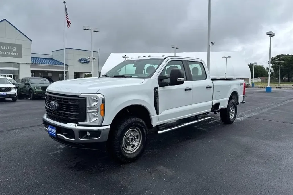 2023 Ford F-250 XL photo 1