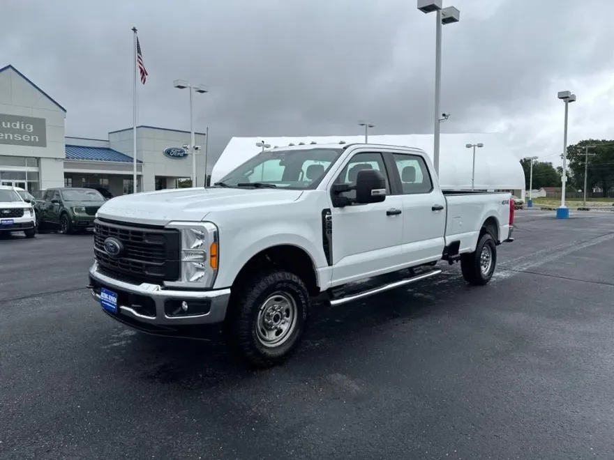 2023 Ford F-250 XL photo 1