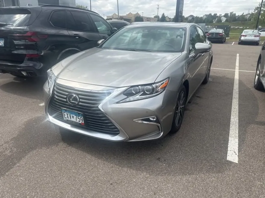 2017 Lexus ES 350 photo 1