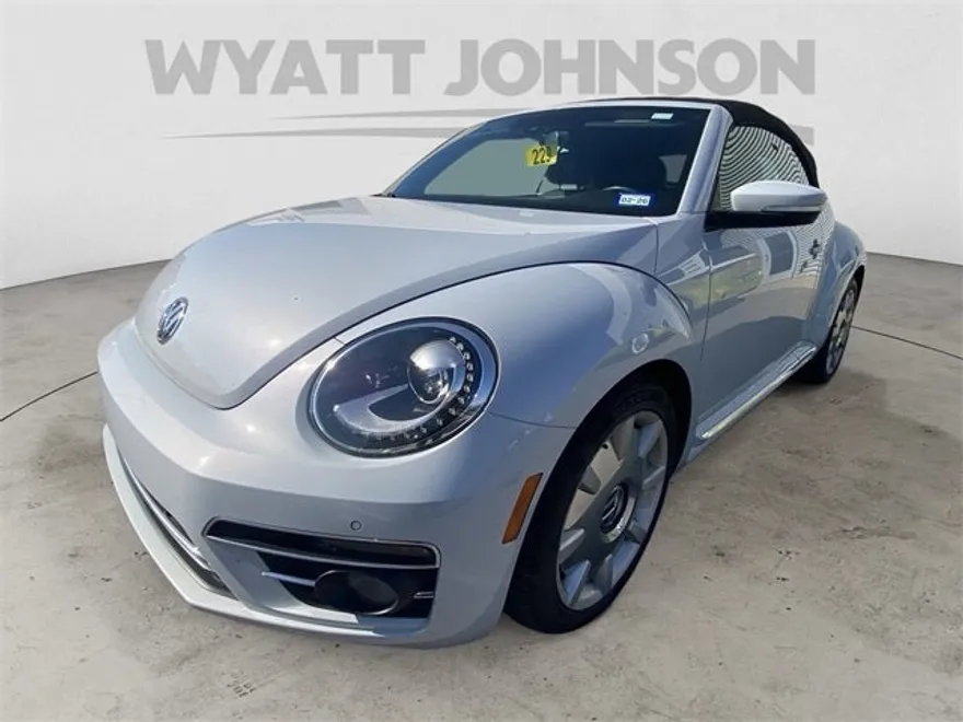 2019 Volkswagen Beetle Convertible Base photo 1