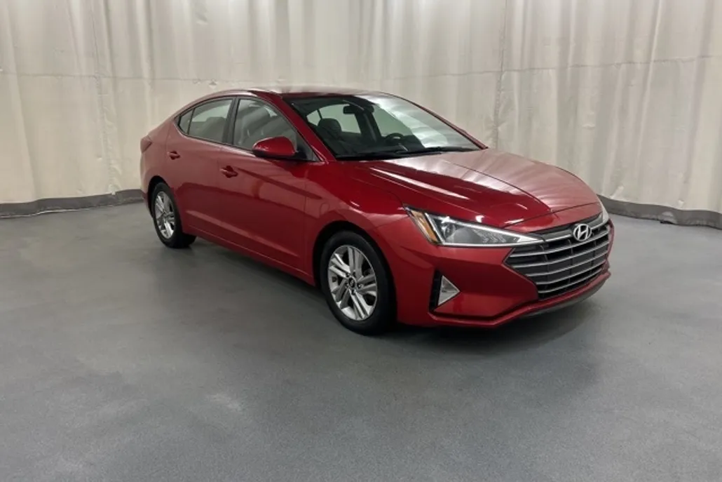 2020 Hyundai Elantra SEL photo 1