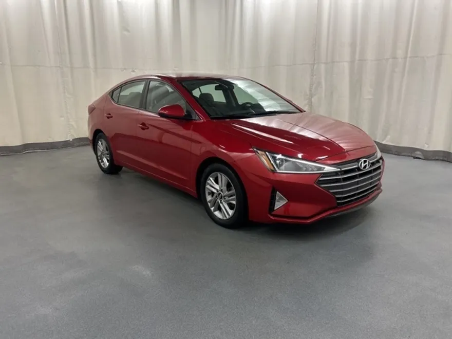 2020 Hyundai Elantra SEL photo 1