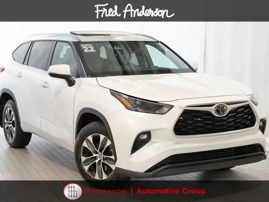 2022 Toyota Highlander XLE photo 1
