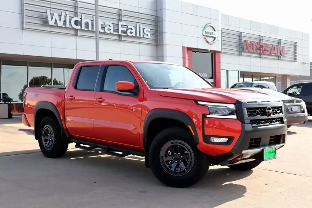 2025 Nissan Frontier PRO-4X photo 1