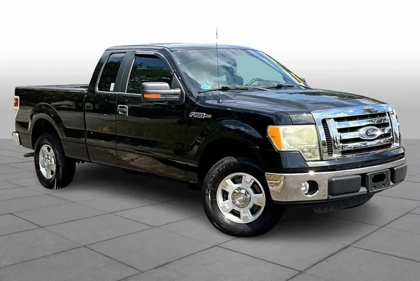 2010 Ford F-150 XLT photo 1