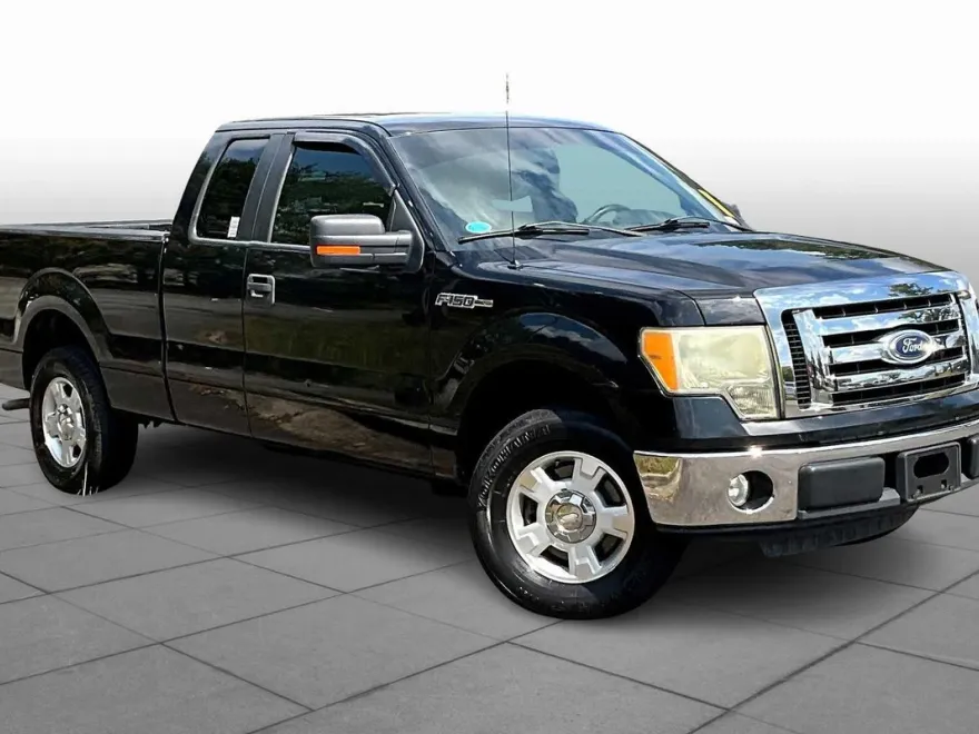 2010 Ford F-150 XLT photo 1