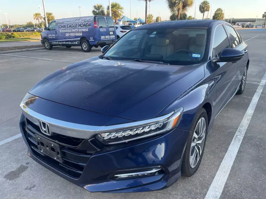 2018 Honda Accord Hybrid Touring photo 1