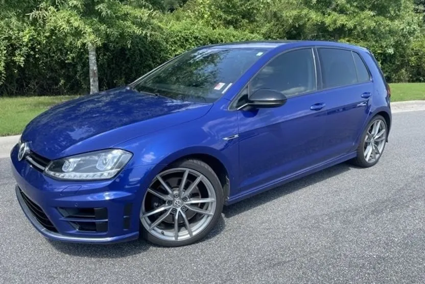 2017 Volkswagen Golf R 4Motion photo 1