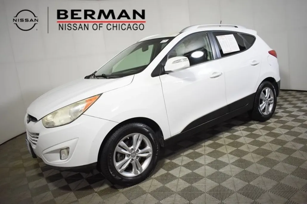 2024 Nissan Kicks SR photo 1