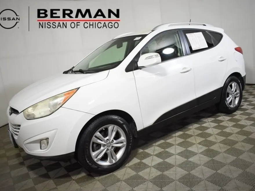 2024 Nissan Kicks SR photo 1