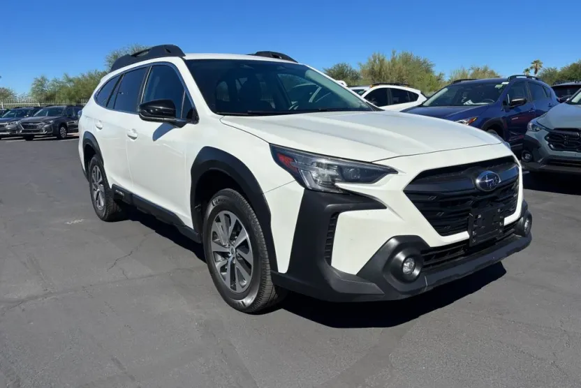 2023 Subaru Outback Premium photo 1