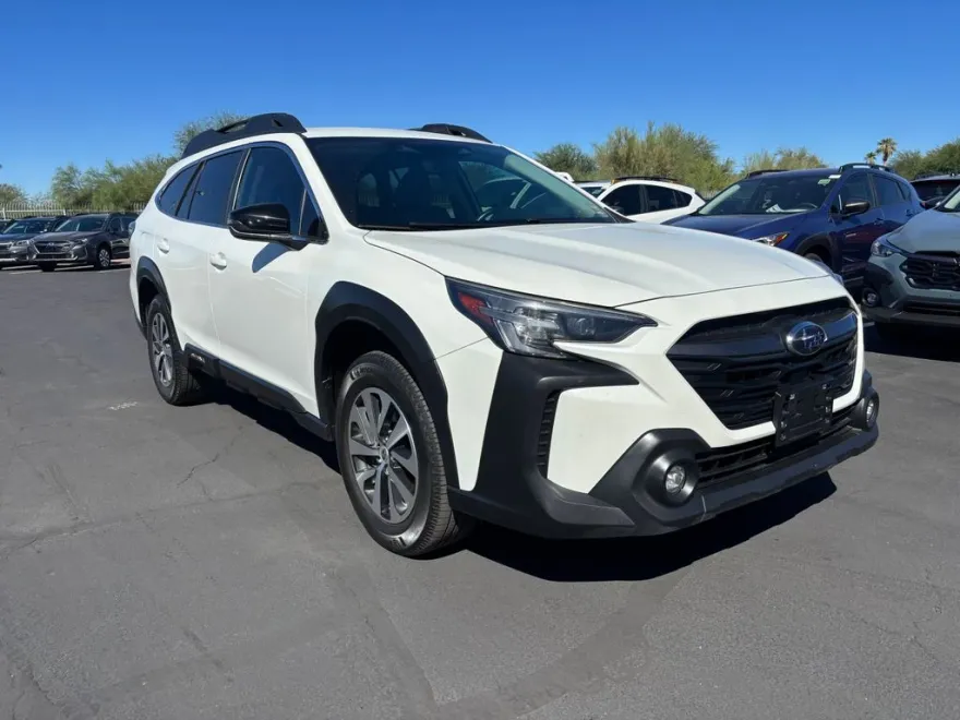 2023 Subaru Outback Premium photo 1