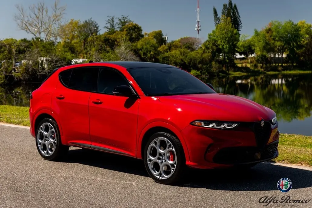 2025 Alfa Romeo Tonale Tributo Italiano photo 1