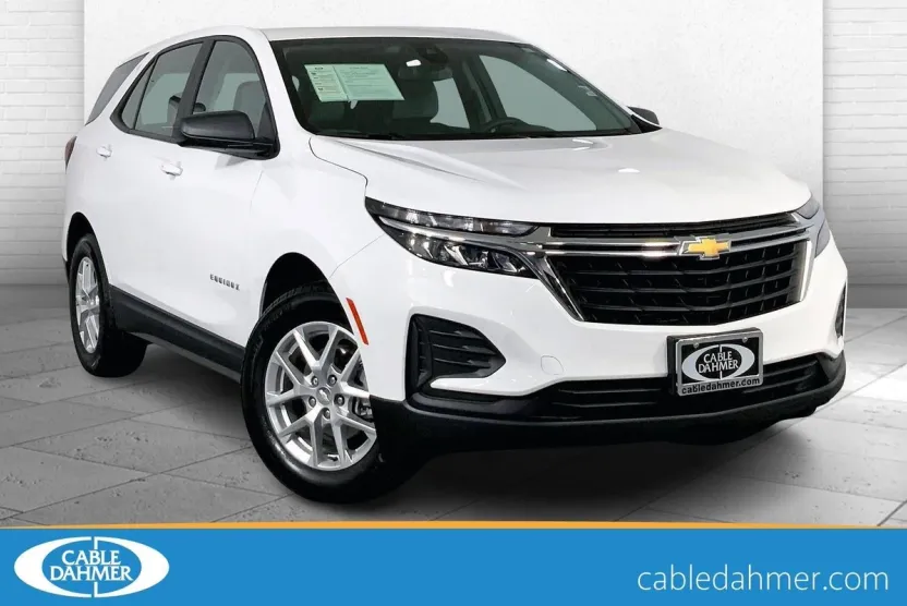 2023 Chevrolet Equinox LS photo 1