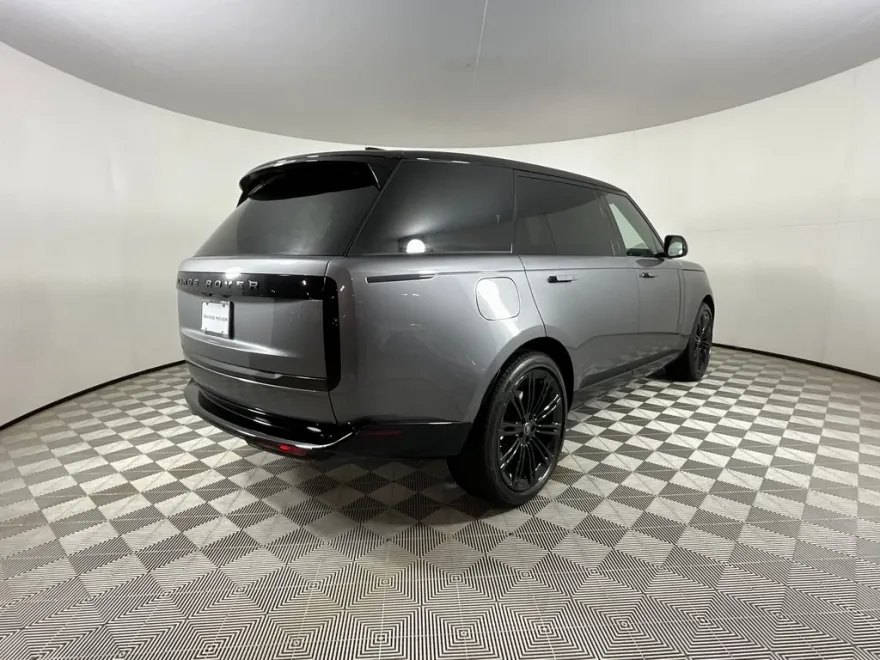 2025 Land Rover Range Rover SE photo 1