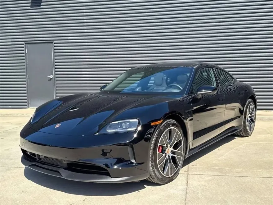 2025 Porsche Taycan 4S photo 1