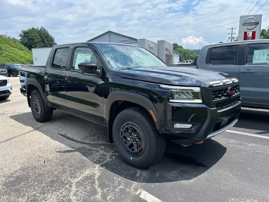 2025 Nissan Frontier PRO-4X photo 1