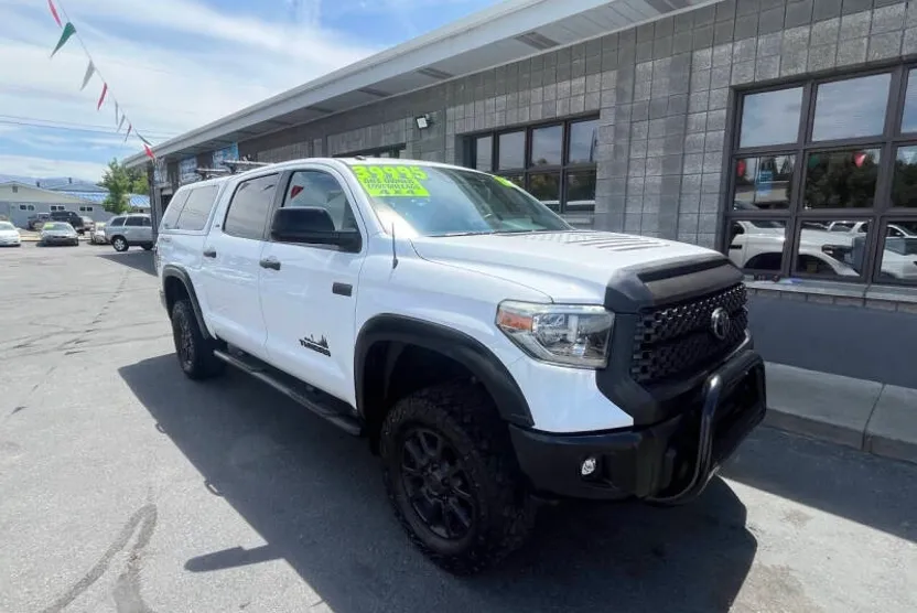2018 Toyota Tundra SR5 photo 1
