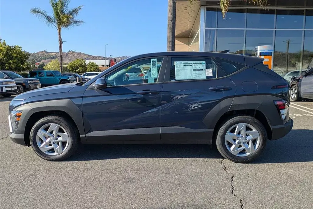 2026 Hyundai Kona SE photo 1