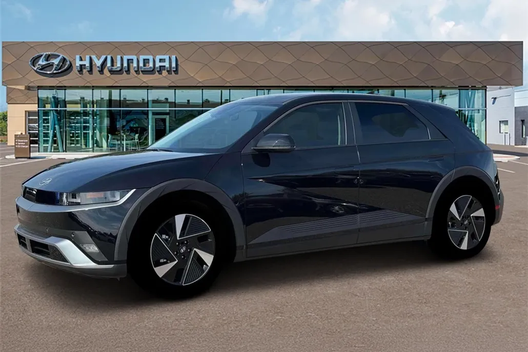 2025 Hyundai Ioniq 5 SE photo 1