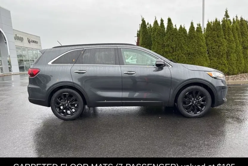 2020 Kia Sorento S photo 1