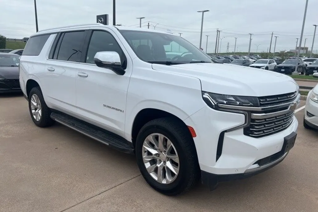 2023 Chevrolet Suburban Premier photo 1