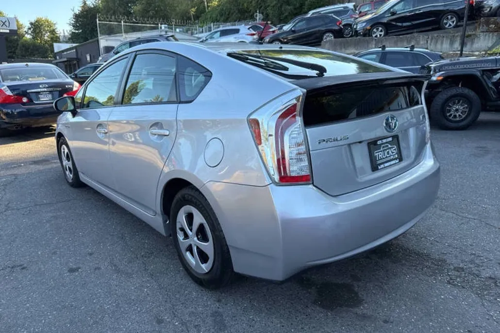2013 Toyota Prius Two photo 1