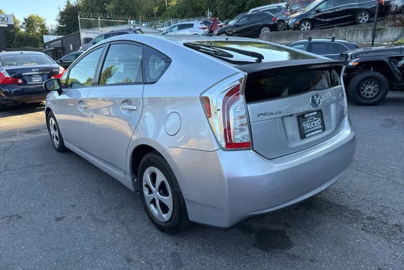 2013 Toyota Prius Two photo 1