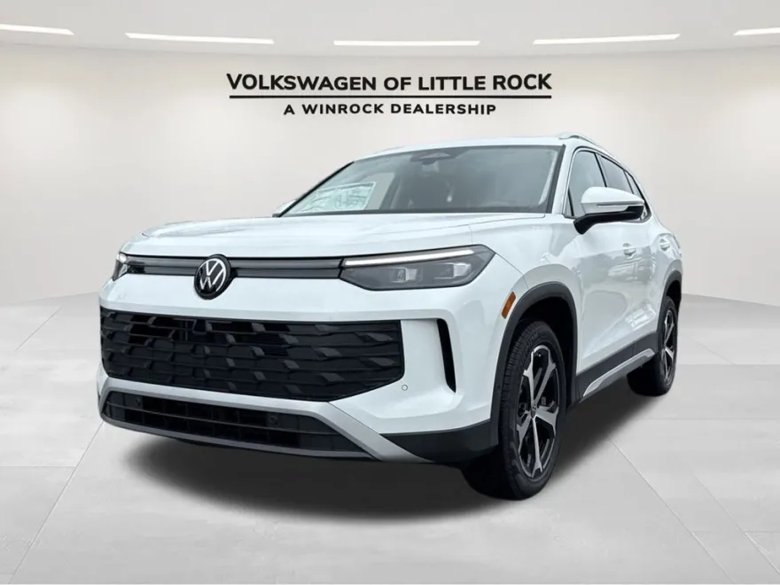 2025 Volkswagen Tiguan SE photo 1