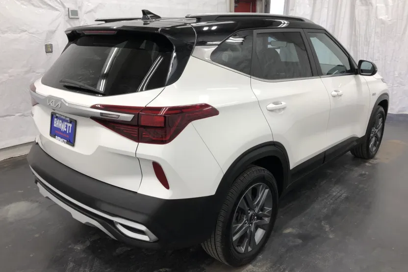 2023 Kia Seltos S photo 1