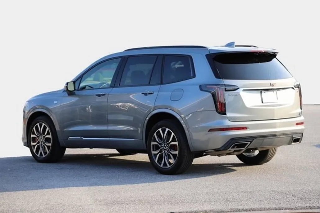 2023 Cadillac XT6 Sport photo 1