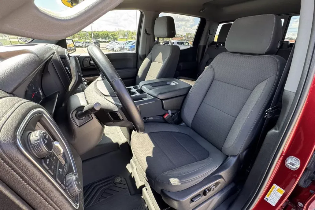 2021 Chevrolet Silverado 1500 LT photo 1