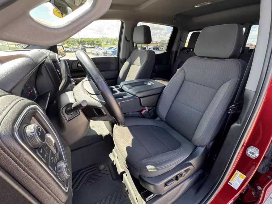 2021 Chevrolet Silverado 1500 LT photo 1