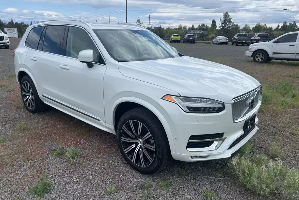 2025 Volvo XC90 Plus photo 1